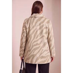 Abrigo de Punto con Estampado de Leopardo, Sin Forro, Talla Grande, Color Crema - Product Image 3