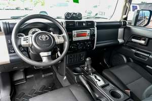 Toyota FJ Cruiser 4WD 2013 Usado en Buen Estado - Product Image 5