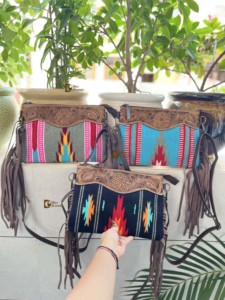 Sac à main de créateur à fermeture éclair en cuir jacquard pour femme de style occidental avec selle aztèque - Product Image 5