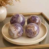 Sphère d'améthyste naturelle polie, boule de cristal violette avec bandes d'agate uniques pour la décoration intérieure, la méditation et la collection