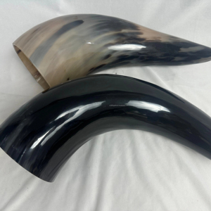 Cuerno para beber vikingo ecológico de animales pulidos hechos a mano para fiestas celebraciones con un toque histórico - Product Image 1