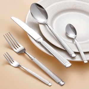 Ensemble de couverts en acier inoxydable de qualité supérieure avec cuillère, fourchette et couteau pour la maison et les fêtes |   Vaisselle Moderne Écologique pour la Table à Manger de la Cuisine - Product Image 2