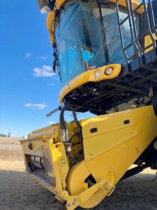 Cosechadora de Maíz Holland CR8090 para Agricultura, Cosecha de Trigo, Patatas y Arroz a Bajo Precio - Product Image 5