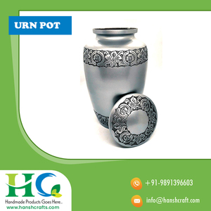 Urna Funeraria Blanca con Diseño Floral |   Urna Conmemorativa de Latón Hecha a Mano para Cenizas Humanas, Recuerdo Funerario para Adultos - Product Image 6