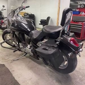 Motocicleta Honda de 2004 en buen estado, con volante a la izquierda. - Product Image 3