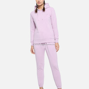 ชุดวอร์ม2ชิ้นสำหรับผู้หญิงเสื้อครอปมีฮู้ดเปิดไหล่ตกโลโก้ออกแบบได้ตามต้องการมีสไตล์ใหม่ - Product Image 1