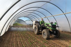 Tracteur agricole Deutz Fahr 4 Mini 4x4 110 CV à transmission par engrenages avec moteur, boîte de vitesses et pompe - Product Image 4