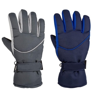 Moufles de ski chaudes personnalisées avec intérieur en polaire et coque extérieure imperméable, idéales pour les snowboarders de sports d'hiver et les travailleurs d'extérieur - Product Image 2