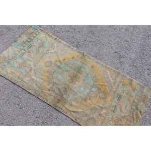 Alfombra de 2.4x5.3 pies, Alfombra Turca Vintage, Alfombra Abstracta Azul y Amarilla - Product Image 3