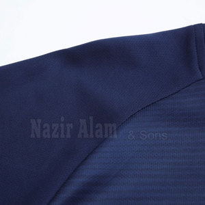 Tenue de football athlétique moderne, coupe confortable, matière respirante, idéale pour les entraînements, les matchs et les tournois. - Product Image 3