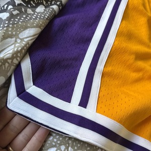 Pantalones Cortos Deportivos Personalizados de Malla Transpirable de Poliéster con Logotipo Personalizado, Pantalones Cortos de Malla de Doble Capa con Bolsillos para Hombre, de 5 Pulgadas de Largo, Solo para Baloncesto - Product Image 3