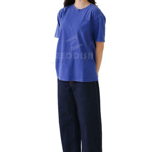 Camiseta de mujer con lavado ácido, cómoda y duradera, para uso diario, estilo moderno. - Product Image 5