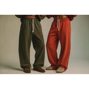 กางเกงขายาวทรงบานพิมพ์ลายนูน 3 มิติ ผ้าฟลีซหนานุ่ม ขายส่ง OEM รับผลิตตามแบบ สินค้าขายดีปี 2025 กางเกงวอร์มทรงหลวมสำหรับผู้ชาย - Product Image 1