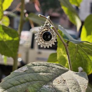 Meilleur cadeau pour les femmes Léger Noir Onyx Fleur Argent Pendentif Party Wear Charm pour les enfants - Product Image 4