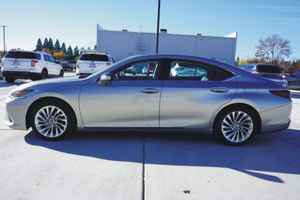 Lexus ES-300h d'occasion 2023, 5 places, conduite à gauche, état parfait, norme Euro IV, garantie 1 an - Product Image 2