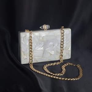 Pochette en résine la plus populaire pour les sacs à main des filles mariage fête nuptiale embrayages luxe dîner clair acrylique sac à main femmes sac de soirée - Product Image 1