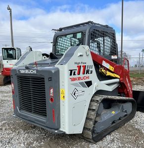 Used TAKEUCHI TL11R3 Mini Skid Steer Loader Tractor Loader Engine Hydraulic Crawler Front Loader Pump MOOG High Load Moment - Product Image 2