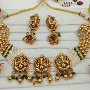 Conjunto de Joyería de Moda: Collar Choker y Pendientes de Latón con Diseño de Templo Indio para Boda, Compromiso, Fiesta o Aniversario - Product Image 3