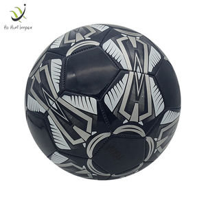 2022ลูกฟุตบอลน้ำหนักเบาคุณภาพสูงระดับมืออาชีพอุปกรณ์กีฬาดีไซน์ล่าสุดทำจากวัสดุหนังพีวีซีที่ทนทาน - Product Image 3