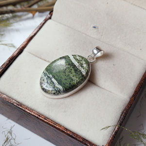 พลอยอัญมณีทรงหลังเบี้ยสีเขียว SEZ 925จี้คอลเลตทำด้วยมือจี้รูปวงรีขายส่ง PP-45จี้ - Product Image 4