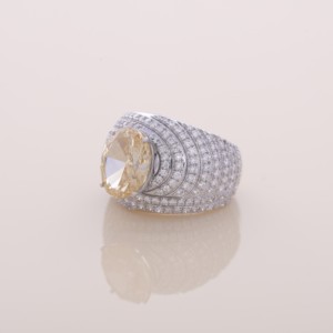 Bague pavée en or jaune, blanc et rose 14 carats, plaquée rhodium, avec diamant ovale fantaisie jaune clair de 4,41 carats cultivé en laboratoire, certifié IGI, style vintage - Product Image 6