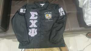 Chaqueta Personalizada de Invierno Phi Beta Alpha Gamma Pi Mu Zeta Nu Tao Chi Xi Lambda Omega, de Pana Rosa, Reversible, Ligera y Transpirable - Product Image 5