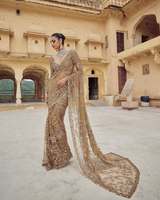 Bollywood Designer Party Wear Blouse Saree en filet mono de qualité lourde avec vente en gros de travaux de broderie à paillettes lourdes de 5mm d'Inde