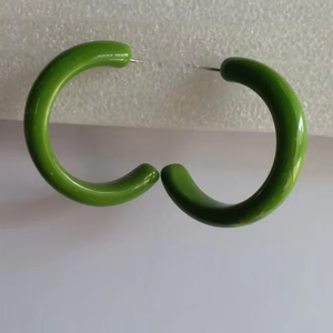 Pendientes de resina verde Chartreuse hechos a mano, diseño Premium de moda, aros perfectos delgados, estilo Vintage, pendientes de Ángel más vendidos - Product Image 6