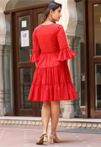 ชุดเดรสสั้นผ้าเรยอนสีแดงมัดย้อมสำหรับผู้หญิงชุดเดรสแฟชั่นชั้นสูงสำหรับงานปาร์ตี้ฤดูร้อนและรีสอร์ตชุดเดรสชายหาด - Product Image 5