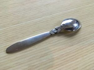 Cuillère de mariage en acier inoxydable à poignée gravée de l'Inde, parfaite pour les ustensiles de cuisine, la vaisselle et les accessoires d'hôtel. - Product Image 2