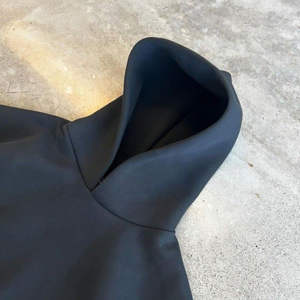 Ventes en gros de sweats à capuche surdimensionnés personnalisés 450 500 GSM, épaules tombantes, poids lourd, en molleton de coton premium, sweats à capuche de luxe pour streetwear - Product Image 2