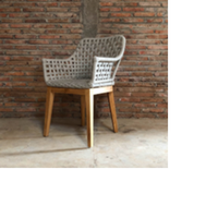 Fauteuil d'appoint contemporain tissé, siège élégant fait main pour maisons de luxe et intérieurs de complexes hôteliers
