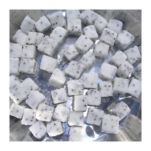 Fruta de dragón liofilizada orgánica: de origen vietnamita, rebanadas y cubos de fruta de dragón, ideales para uso en aperitivos, cereales y bebidas - Product Image 1