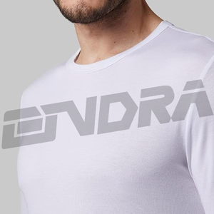 เสื้อยืดออกกำลังกายสีขาวสำหรับผู้ชาย แขนยาว ผ้าระบายอากาศ ยืดหยุ่น กระชับพอดีตัว สวมใส่สบาย เหมาะสำหรับการฝึกซ้อมและการใช้งานในชีวิตประจำวัน - Product Image 3