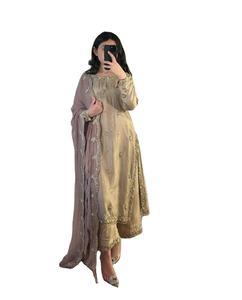 Traje Anarkali Salwar de Seda Viscosa de Alta Calidad con Bordado de Lentejuelas, Sin Costuras, para Bodas, de Shree Indian Exports - Product Image 1