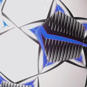 Ballon de football de qualité supérieure, cousu à la machine, 32 panneaux, durable, logo et tailles personnalisés, entraînement pour club et académie - Product Image 2