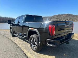 GMC Sierra 2500 Denali Turbo AWD 2022 d'occasion, sièges en cuir, conduite à gauche, intérieur clair, toit ouvrant panoramique - Product Image 4
