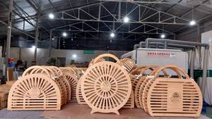 กระเป๋าไม้ไผ่งานแฮนด์เมดสำหรับชายหาดฤดูร้อนกระเป๋าเนื้อไม้ไผ่มีสไตล์สำหรับร้านค้าปลีกและชุดลำลอง - Product Image 6