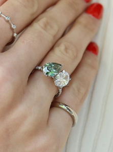 Bague Moissanite élégante ovale à deux pierres coupe poire Hidden Halo Gold Eternity Band You Me Bague de fiançailles pour lui Certificat GRA - Product Image 3