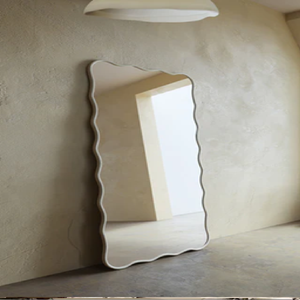 Espejo de pie rústico de gran tamaño con marco de madera tosca para decoraciones del hogar terrosas y amantes de la naturaleza - Product Image 5