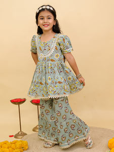 เสื้อพิมพ์ลายสุดเก๋ชุดปาร์ตี้สุดเพอร์เฟกต์สำหรับสาวๆ - Product Image 4