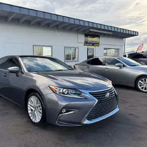 Bien utilisé 2017 Lex-us ES 350 FWD - Product Image 1