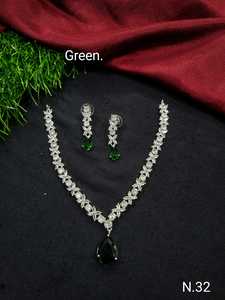 ENSEMBLE DE COLLIER DE MARIÉE EN DIAMANT AMÉRICAIN ET BOUCLES D'OREILLES CLASSIQUES ET DE HAUTE QUALITÉ ENSEMBLE DE BIJOUX DE MARIAGE POUR FEMMES DE STYLE CLASSIQUE - Product Image 4