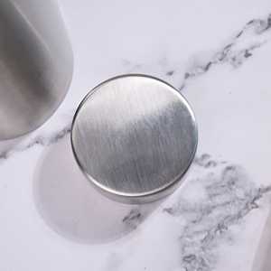 Bouteille isotherme ronde en acier inoxydable gris au design classique, 350 ml et 750 ml, bouteilles d'eau de voyage, option cadeau - Product Image 5