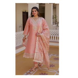 Traje Salwar de seda pura tradicional de moda bordado con trabajo de secuencia en la colección Dupatta Partywear - Product Image 1