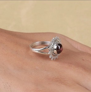 Cổ Điển Handmade Rắn 925 Sterling Silver Bạc Của Phụ Nữ Nhẫn Với 7Mm Brilliant Chính Hãng Màu Đỏ <span class=keywords><strong>Garnet</strong></span> Cabochon Bezel Thiết lập baho Phong Cách - Product Image 2