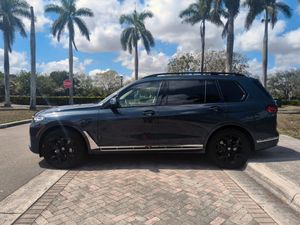 2022 X7 xDrive40i Sport Utility 4.D SUV - Product Image 4