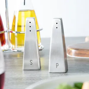 Ensemble de salière et poivrière pyramidale en acier inoxydable OEM en vrac distributeur d'assaisonnement en métal de table pour cuisine et salle à manger - Product Image 1
