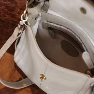 Meilleur produit sac à rabat classique en cuir Djoen sac à main en cuir véritable fait à la main pour un usage quotidien et formel fait à la main d'Indonésie - Product Image 2