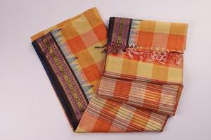 ผ้าไหมคอตตอนลายตารางหลากสี |   ขอบตัดกันแบบคอนทราสต์ |   ชุดประจำชาติอินเดียแบบดั้งเดิม |   งานแต่งงานสไตล์งานรื่นเริงแบบสวมส่าหรี - Product Image 2